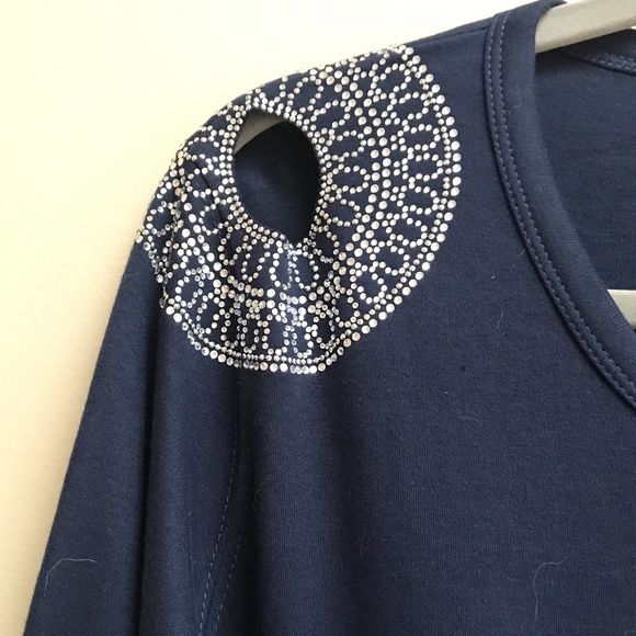 ISSAC'S DESIGNS CASUALS RHINESTONE TUNIC - Picture 4 of 4